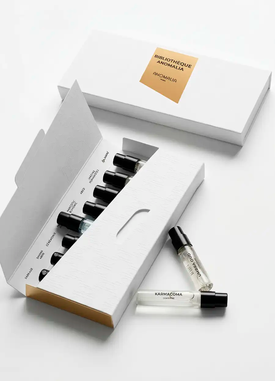 BIBLIOTHÈQUE ANOMALIA coffret découverte ouvert avec parfums 2 ml