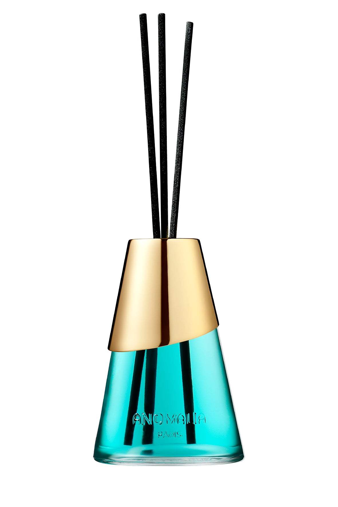 Essence(s) of the Ocean: the force of the ocean, illuminated by white flowers in full bloom.

THE MOOD
Housed in a hand-polished crystal vessel crafted by Waltersperger, this diffuser embodies the meeting of olfactory artistry and glassmaking excellence. Its refined, continuous diffusion fills the space with a singular trail, at once luminous, elegant and deeply inhabited.

